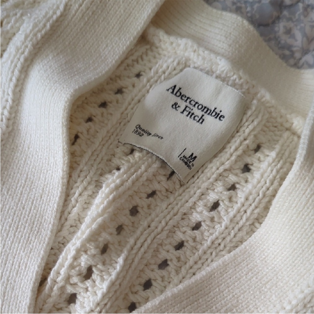 Abercrombie & Fitch Cream Cable Knit Cardigan Sweater - Picture 3 of 4